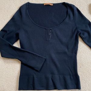 Silk/spandex bodycon black sweater scoop neck top w/sequin detail Sz M